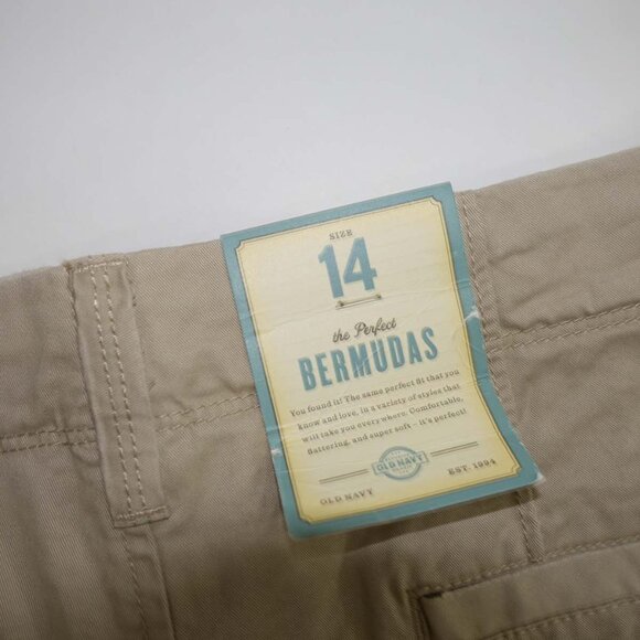 Lot of 2 Pairs Old Navy Perfect Bermuda Shorts NWT Size 14 Brown and Beige Khaki - Picture 9 of 9